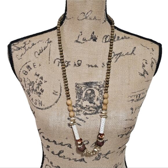 Chico's boho Wooden and Gold Tone Beaded Long Necklace New! - Picture 4 of 8